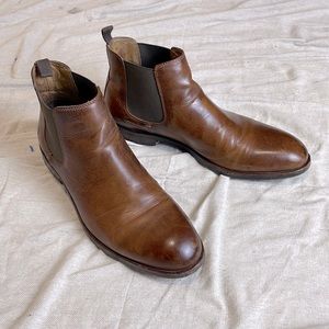 FRYE burnished leather Chelsea boots. Size 10.5